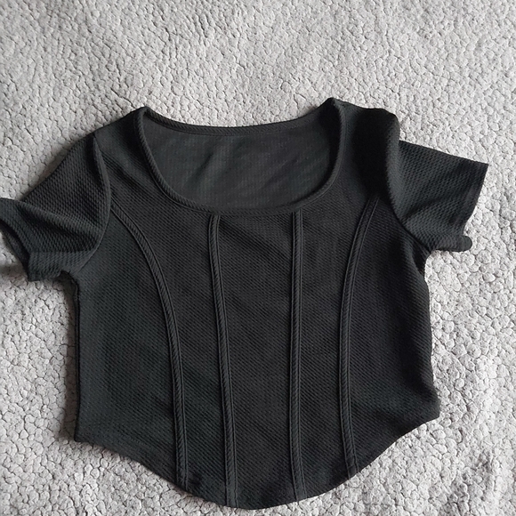 Crop top - Picture 1 of 1